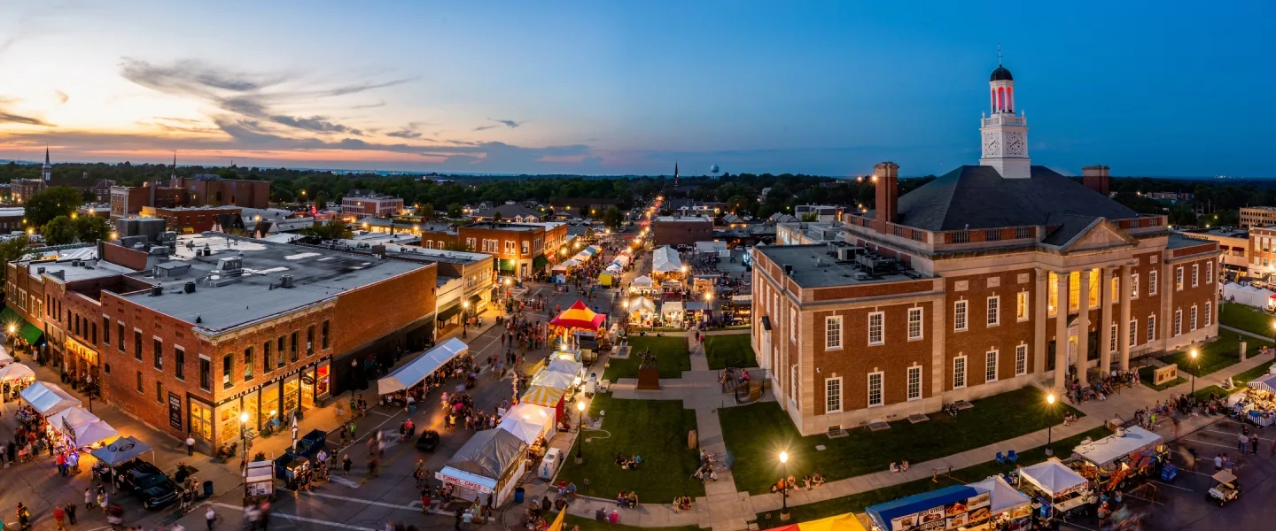 Independence Square, Independence, MO, at dusk